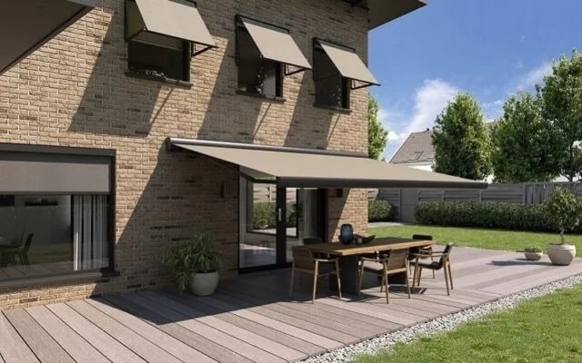 Buitenzonwering Luxaflex Taupe